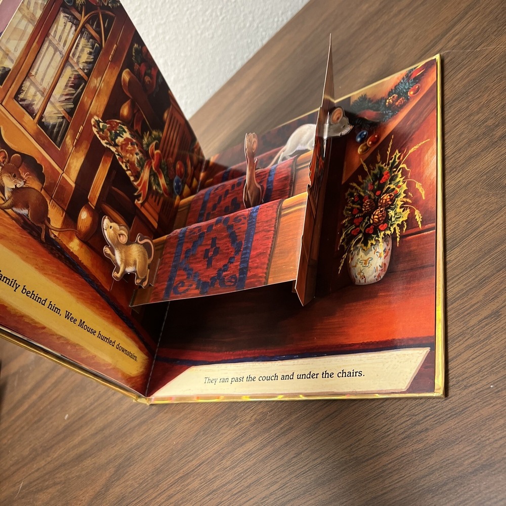 Pop Up The Christmas Surprise: A Classic Mouse Family Tale (Kidsbooks, 2006) - Picture 11 of 14